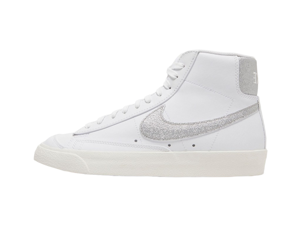 Nike Wmns Blazer Mid 77 Essential White Metallic Silver-Nike-pikastore.cz