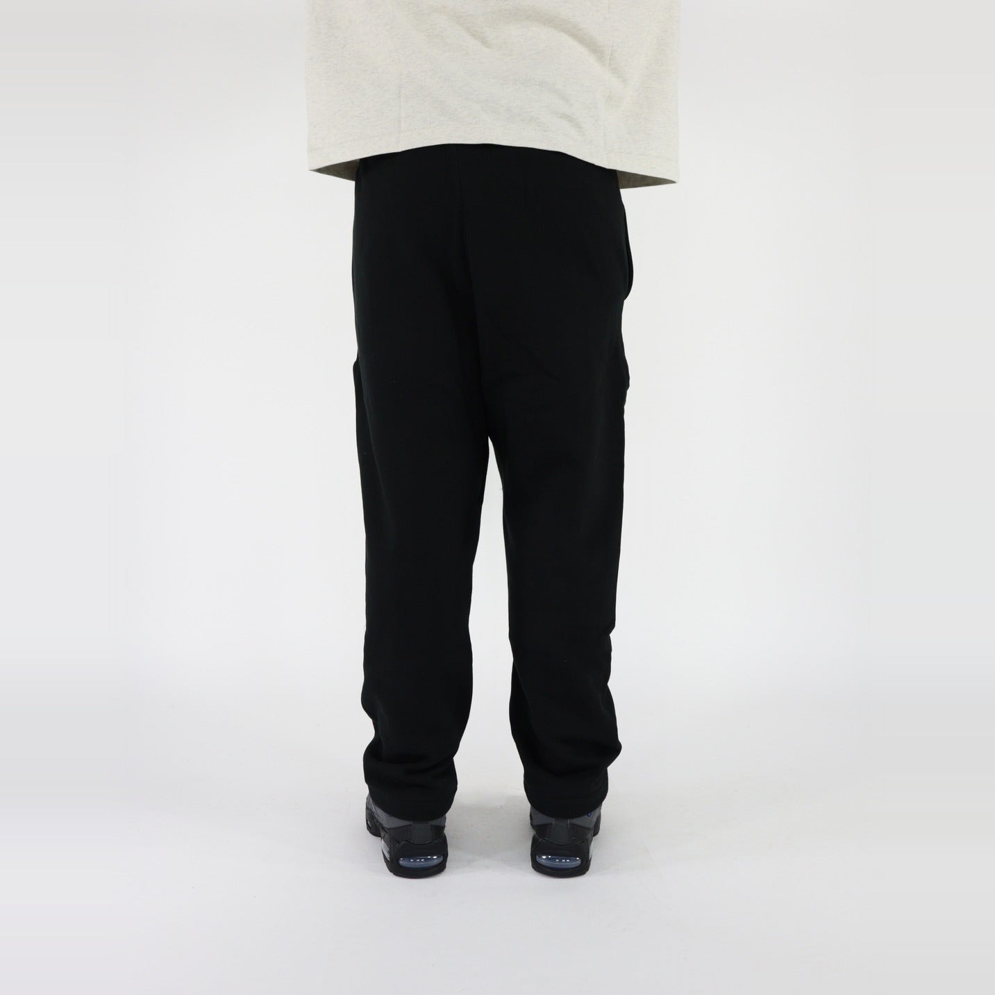 Fear of God Essentials S22 Relaxed Sweatpants Stretch Limo - PIKASTORE-Clothing-Fear of God-pikastore.cz