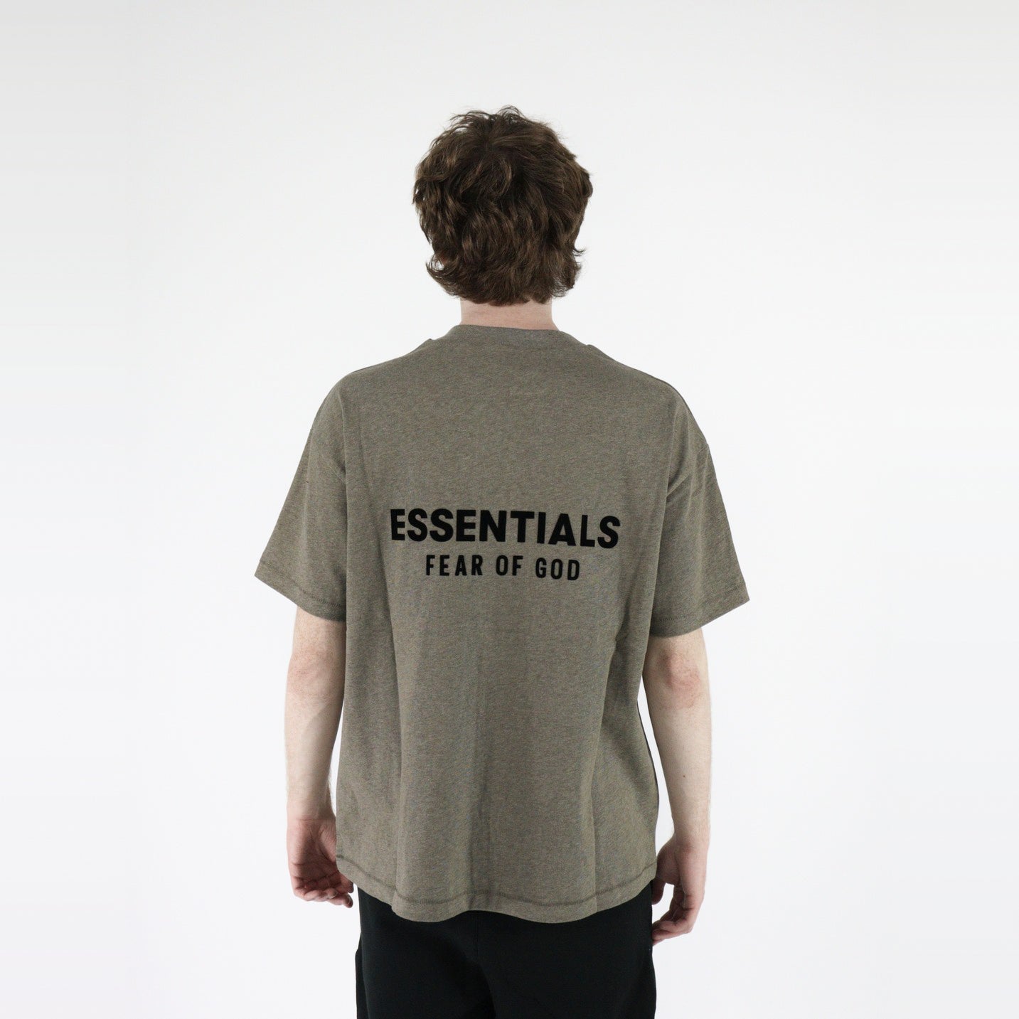 Fear of God Essentials S25 T-Shirt Homestead Heather - PIKASTORE-Clothing-Fear of God-pikastore.cz