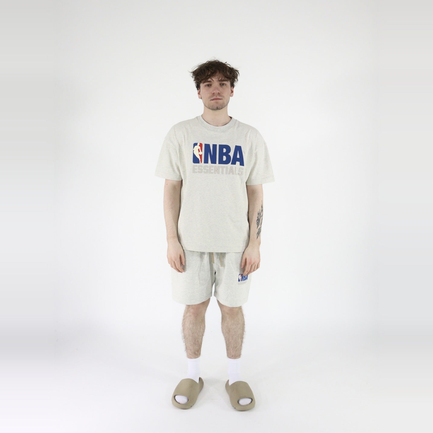 pikastore.cz Fear of God Essentials NBA S24 T-Shirt Grey + S24 NBA Shorts Light-Bundle-pikastore.cz-pikastore.cz