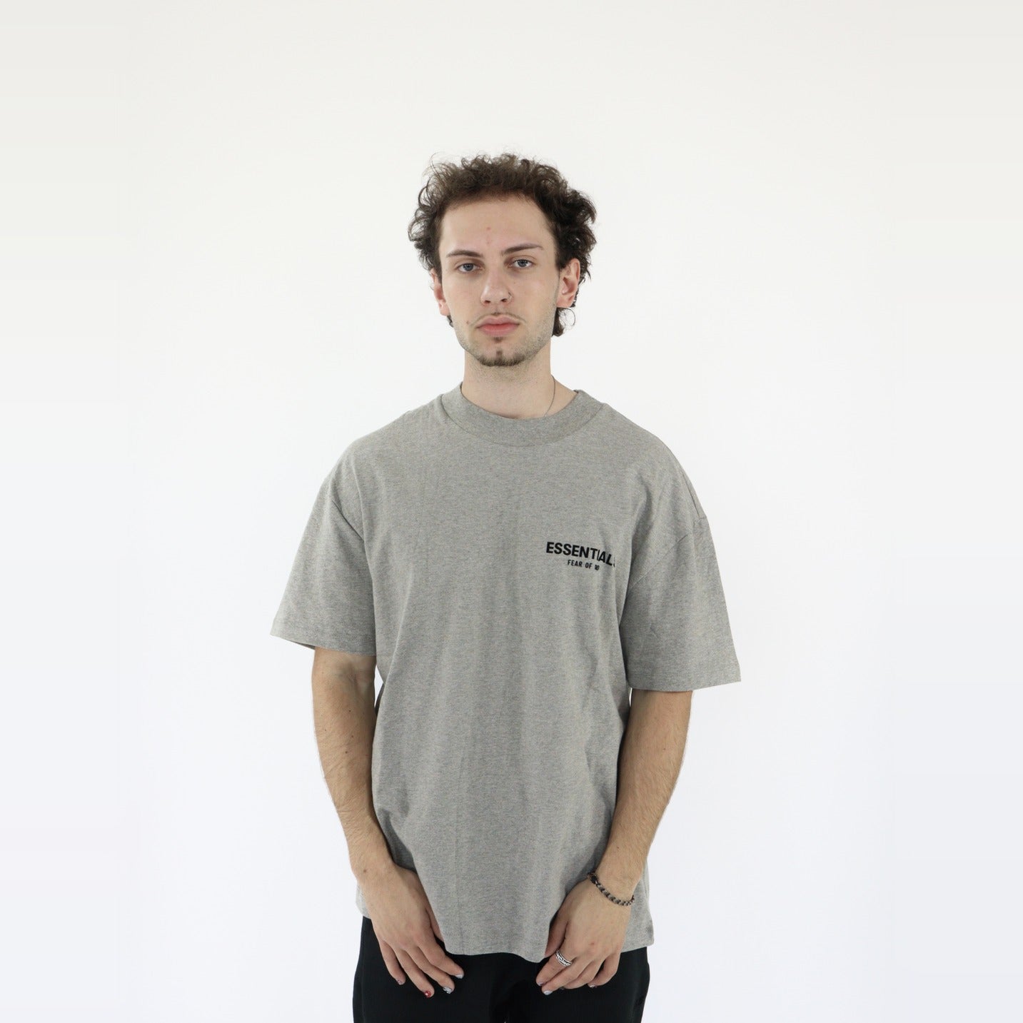 Fear of God Essentials S22 T-shirt Dark Oatmeal - PIKASTORE-Clothing-Fear of God-pikastore.cz