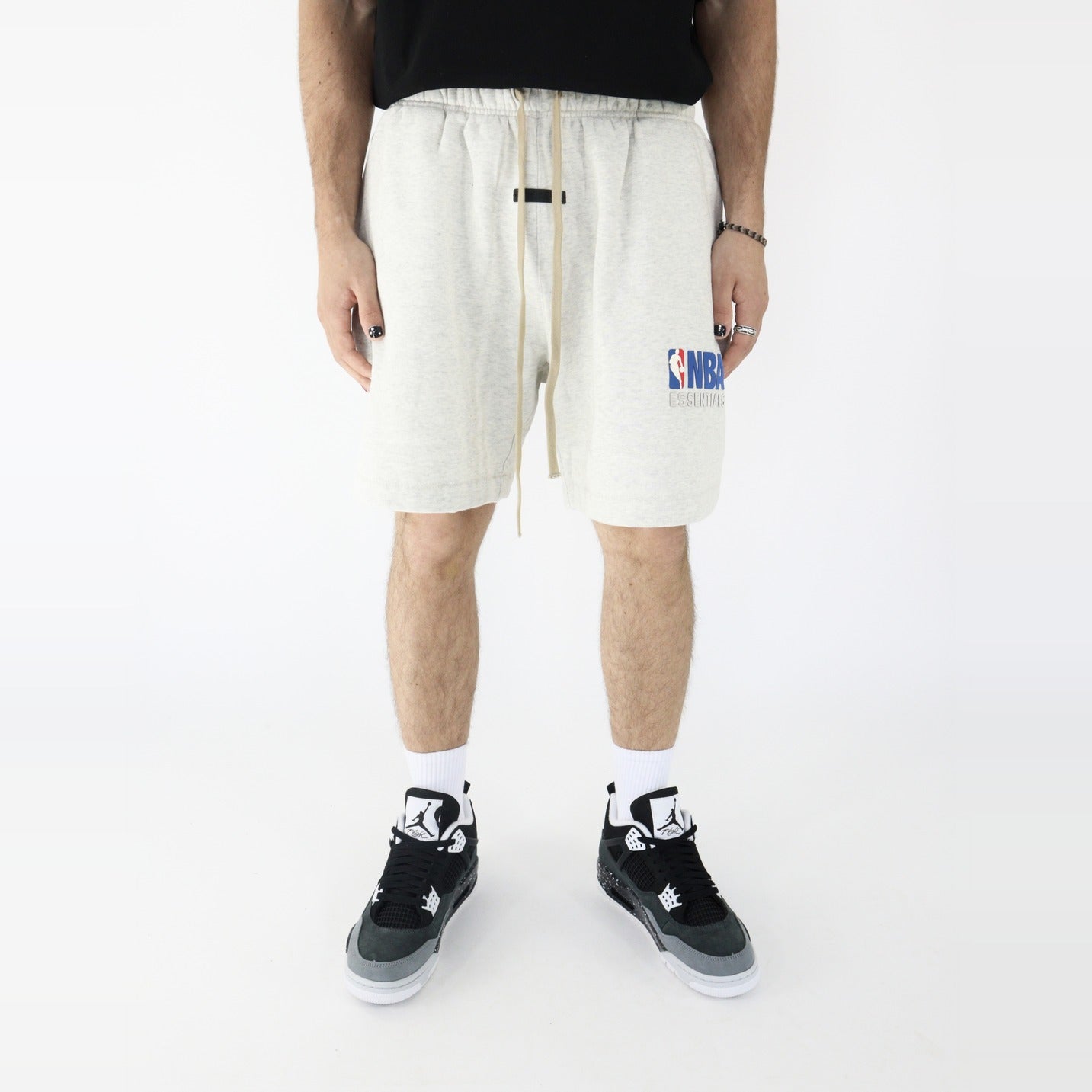 Fear of God Essentials NBA S24 Shorts Light Heather - PIKASTORE-Clothing-Fear of God-pikastore.cz