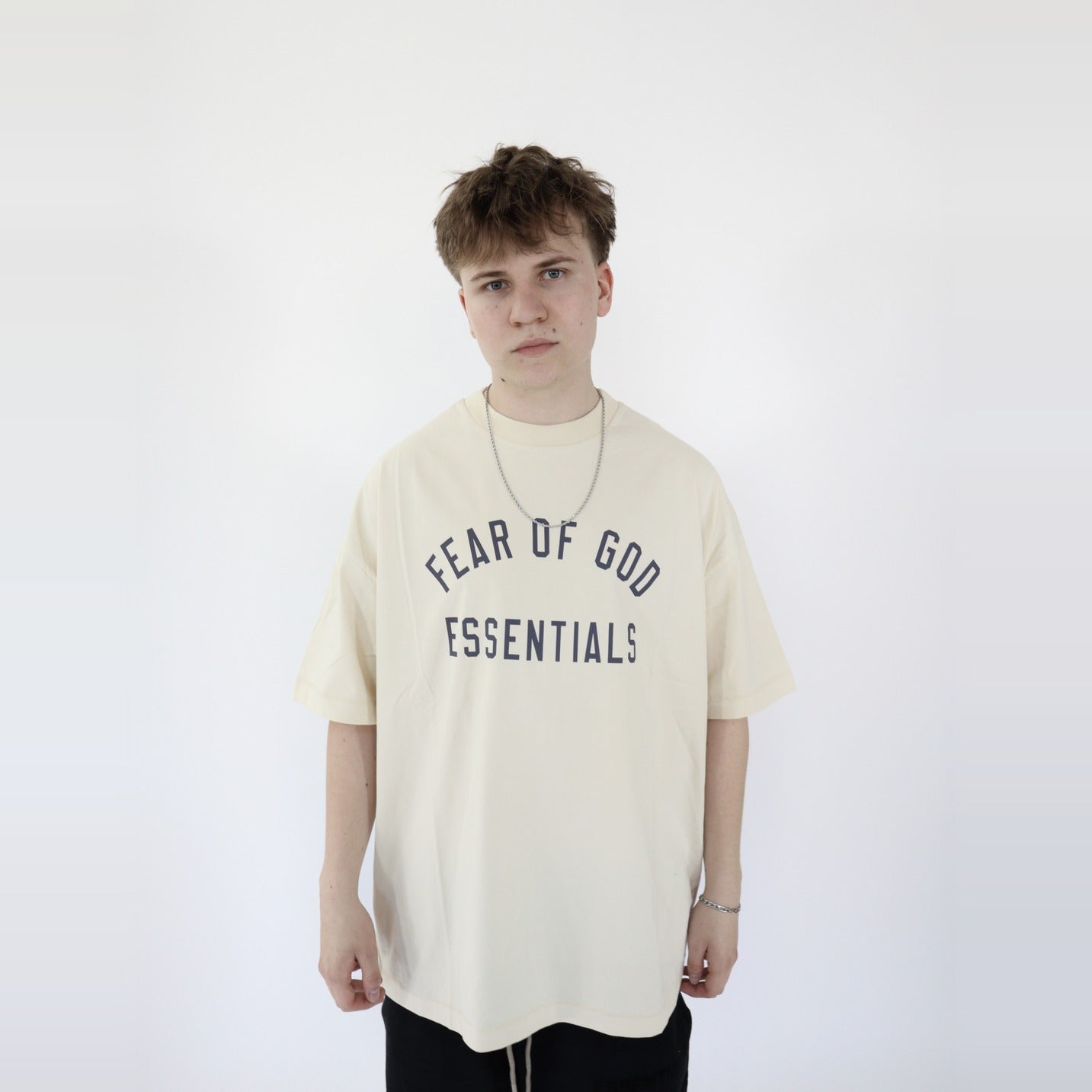 Fear of God Essentials Jersey Crewneck S24 T-Shirt Shell - PIKASTORE-Clothing-Fear of God-pikastore.cz
