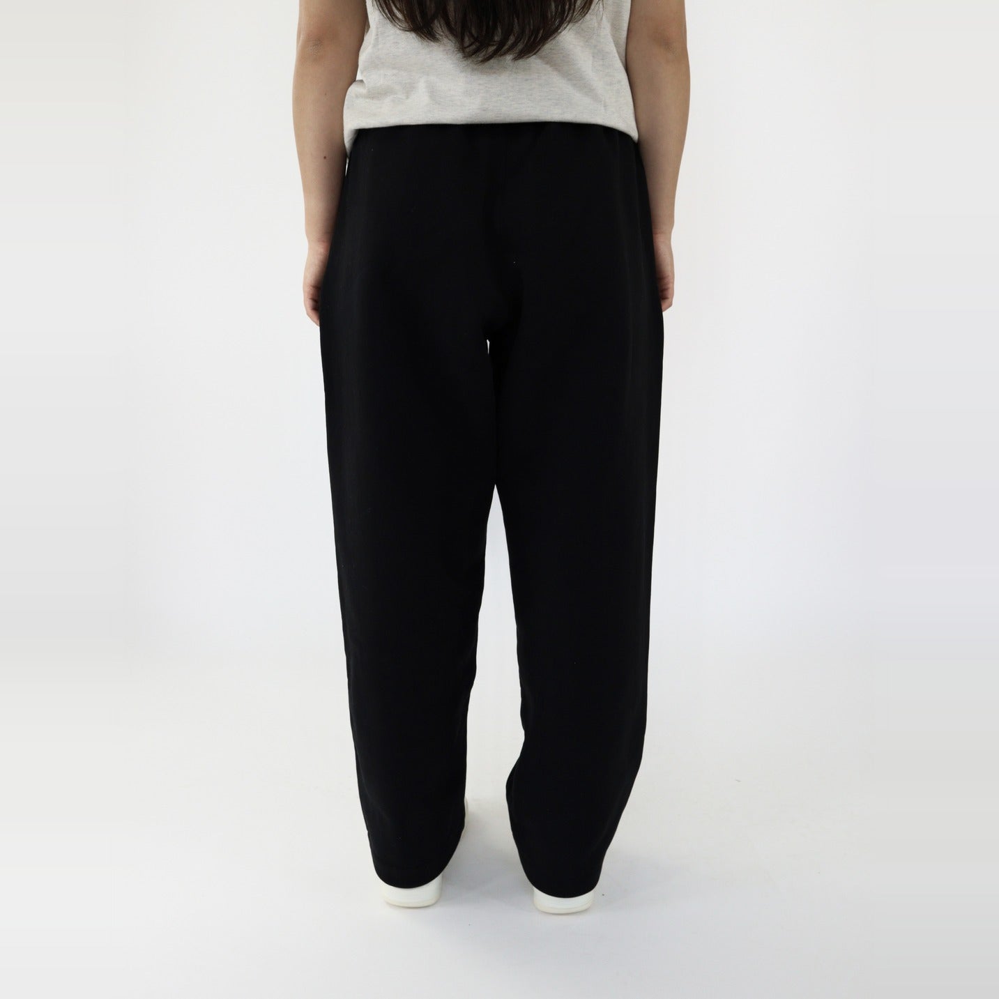 Fear of God Essentials S24 Relaxed Sweatpants Black-Clothing-Fear of God-pikastore.cz