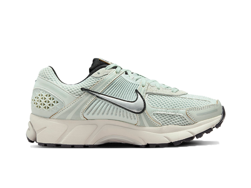 Wmns Air Zoom Vomero 5 Light Silver Chrome-Nike-pikastore.cz