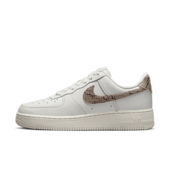 Nike Wmns Air Force 1 07 Phantom Ivory Snakeskin