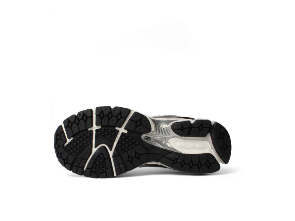 1906R Silver Metallic Black-New Balance-pikastore.cz