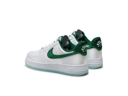 Nike Wmns Air Force 1 07 Satin Green