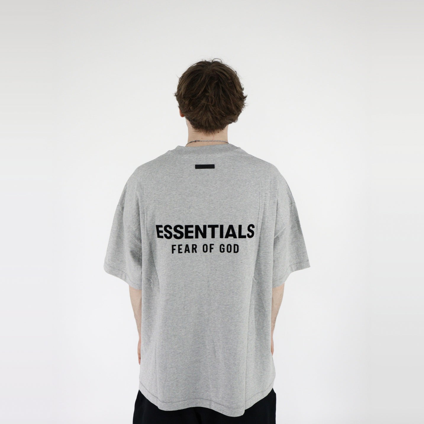 Fear of God Essentials S24 T-Shirt Light Heather - PIKASTORE-Clothing-Fear of God-pikastore.cz