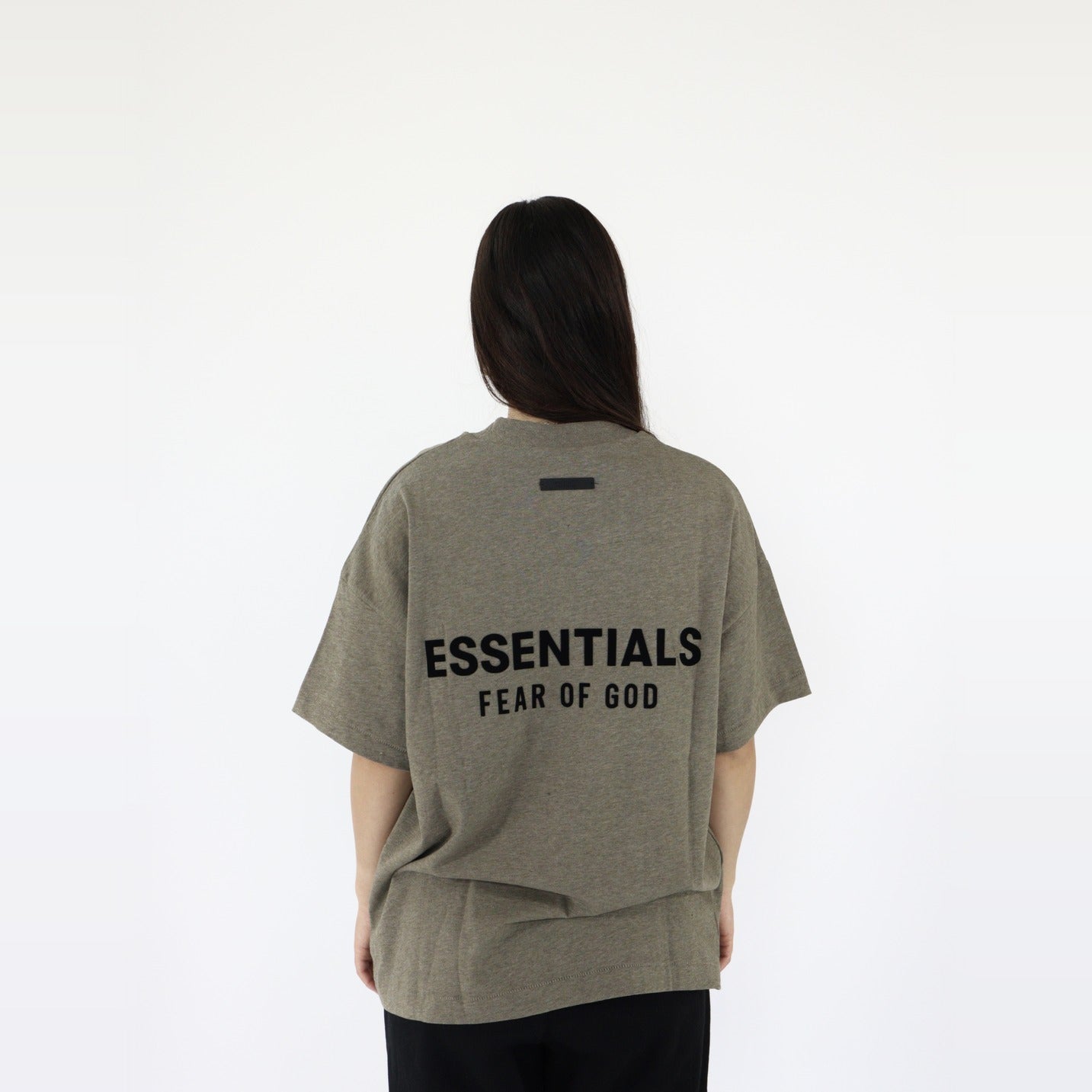 Fear of God Essentials S24 T-Shirt Heather Grey - PIKASTORE-Clothing-Fear of God-pikastore.cz