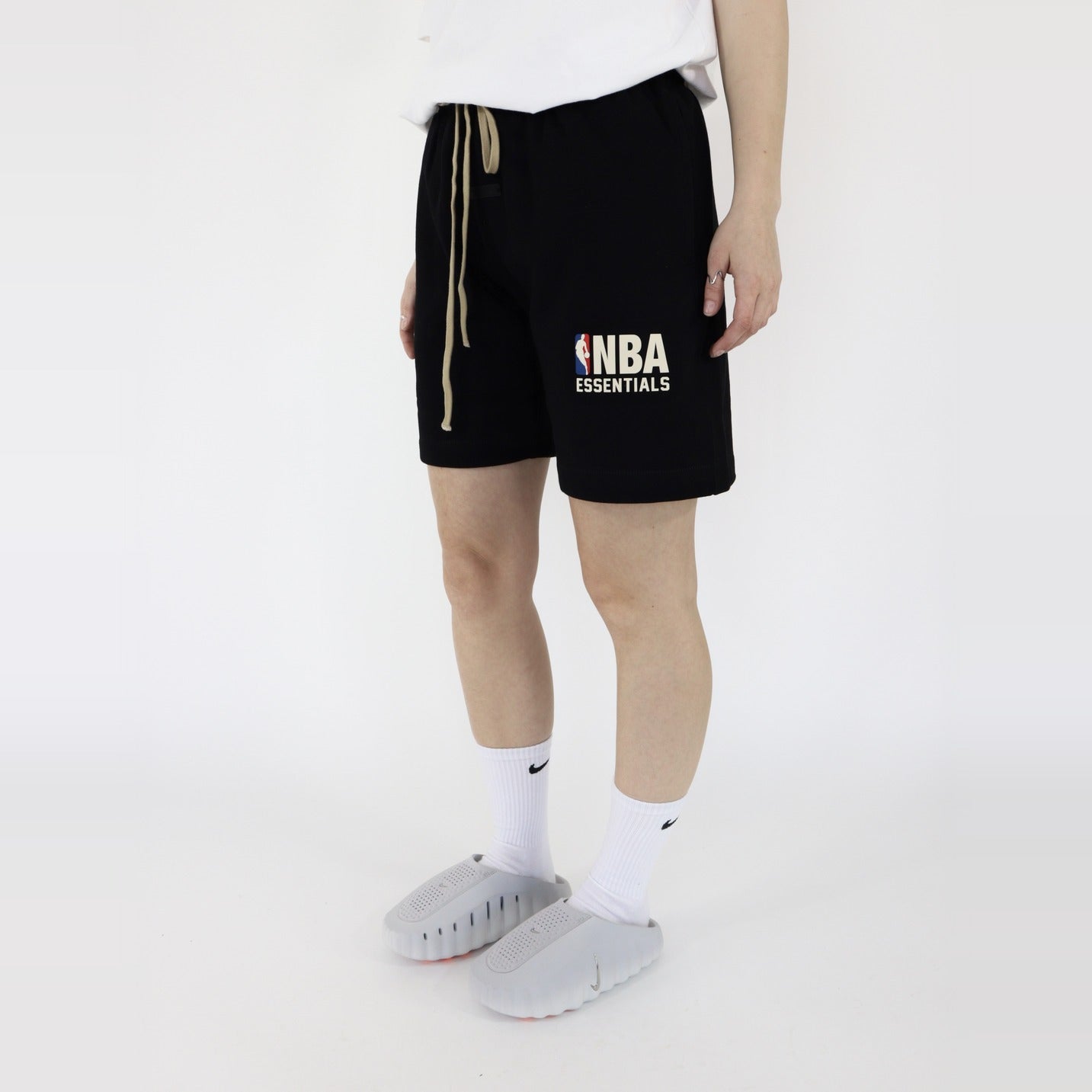 Fear of God Essentials NBA S24 Shorts Black - PIKASTORE-Clothing-Fear of God-pikastore.cz