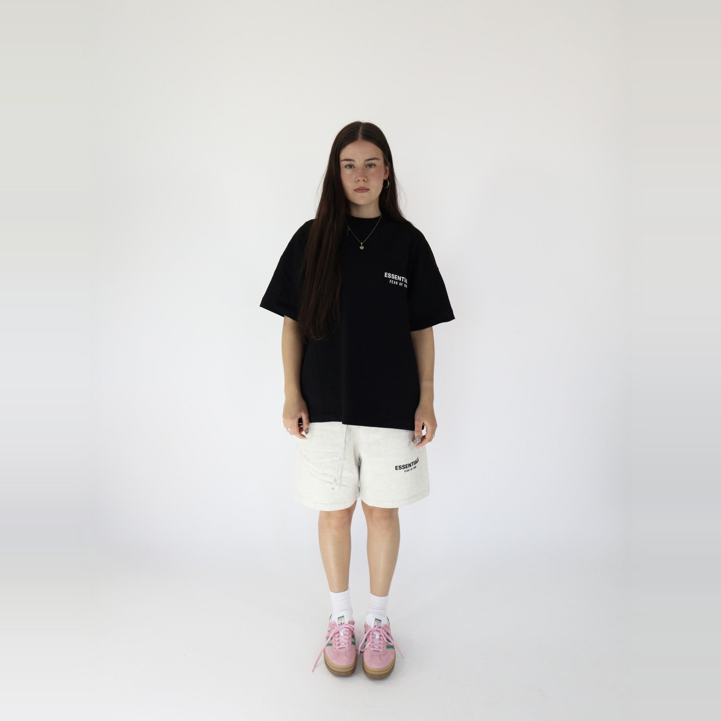 Fear of God Essentials Crewneck S24 T-Shirt Black - PIKASTORE-Clothing-Fear of God-pikastore.cz