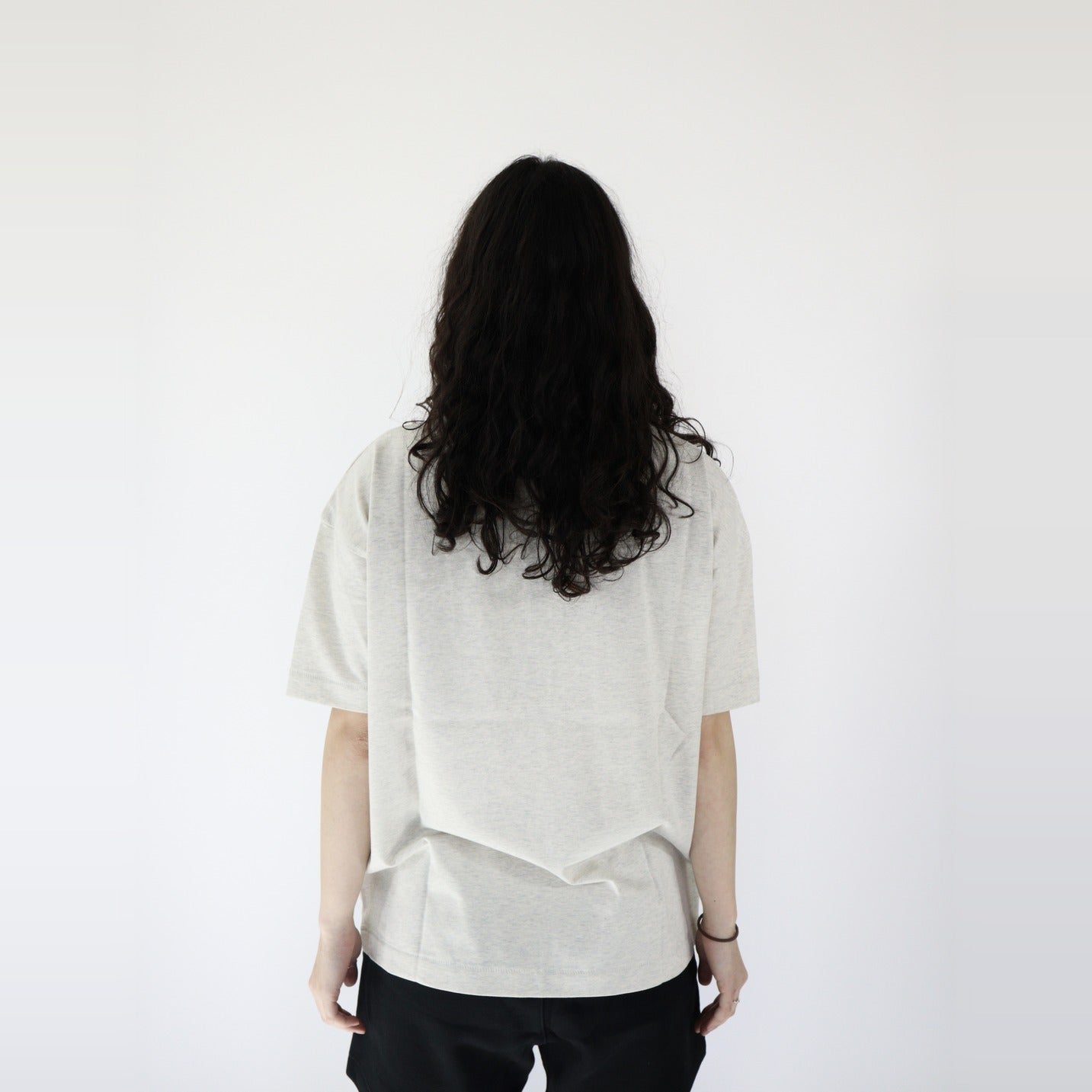 Fear of God Essentials NBA S24 T-Shirt Grey - PIKASTORE-Clothing-Fear of God-pikastore.cz