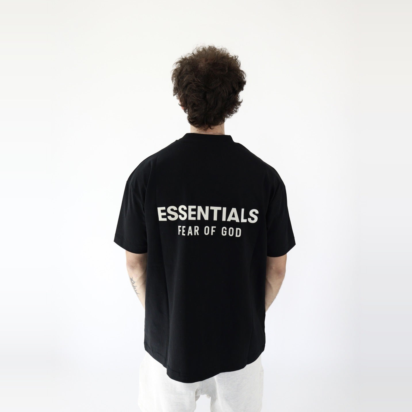 Fear of God Essentials S25 T-Shirt Jet Black - PIKASTORE-Clothing-Fear of God-pikastore.cz