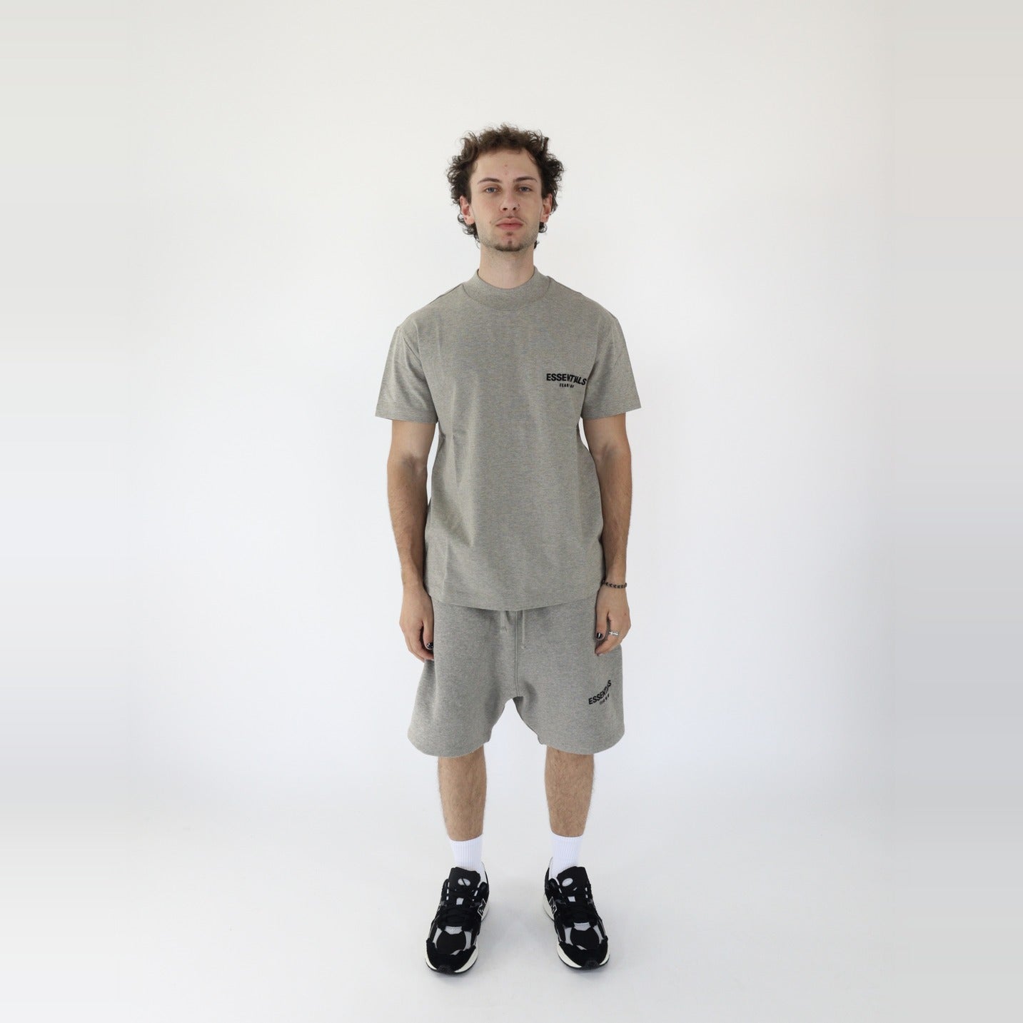 Fear of God Essentials S22 Shorts + S22 T-Shirt Dark Oatmeal - SET-Bundle-Fear of God-pikastore.cz