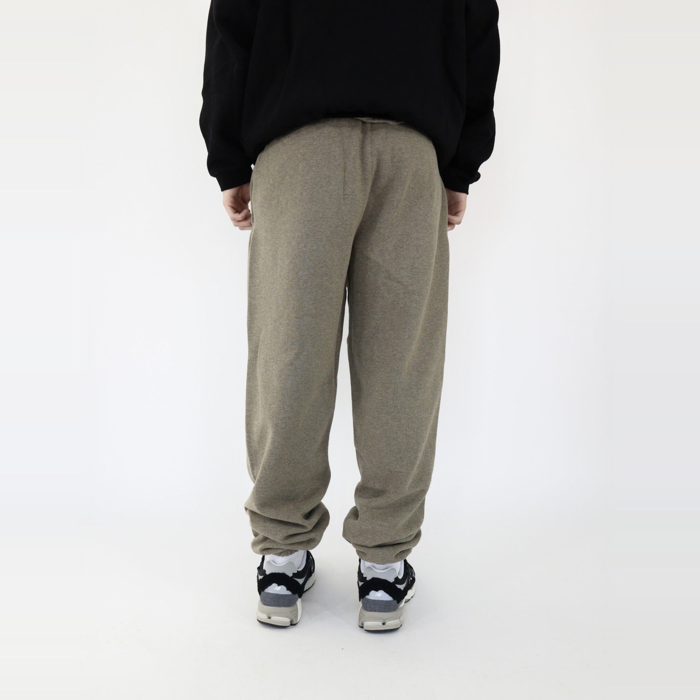 Fear of God Essentials S24 Sweatpant Heather Grey - PIKASTORE-Clothing-Fear of God-pikastore.cz