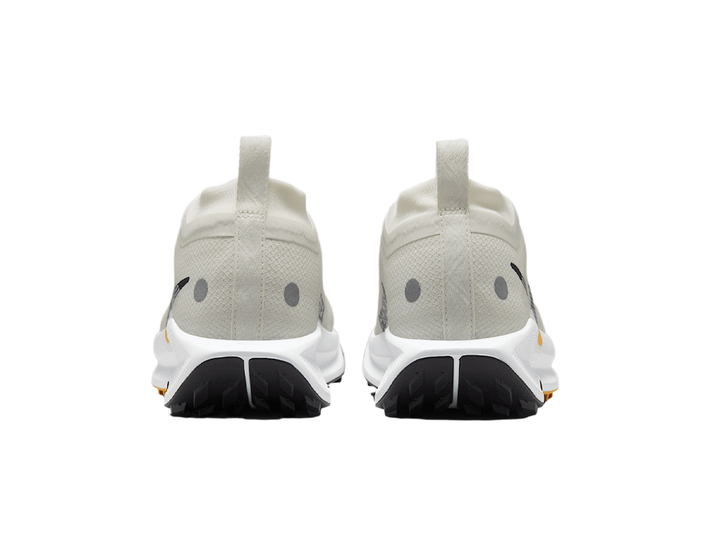 Nike Pegasus Trail 5 Gore-Tex Phantom White University Gold Black (Womens)-Nike-pikastore.cz