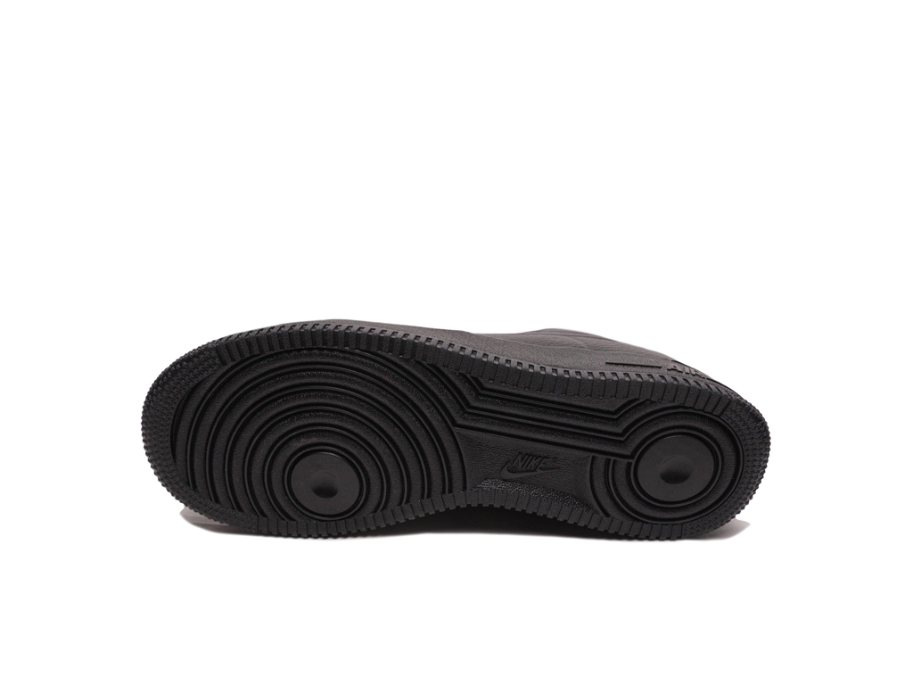 Nike Air Force 1 Low '07 Pro-Tech Waterproof Triple Black-sneakers-Nike-pikastore.cz