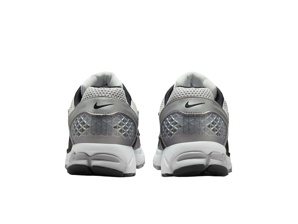 Nike Air Zoom Vomero 5 Metallic Silver Black-Nike-pikastore.cz