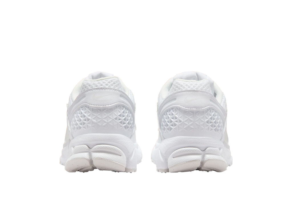 Nike Wmns Air Zoom Vomero 5 Triple White – sneakers – foto 3 av 5