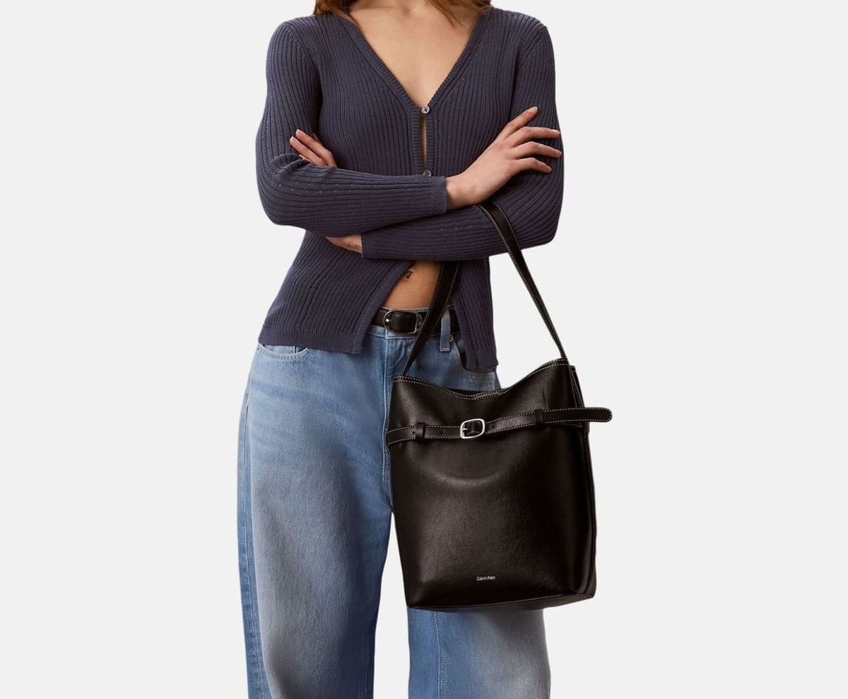 Calvin Klein Bucket bag Black – geantă – fotografia 3 din 3