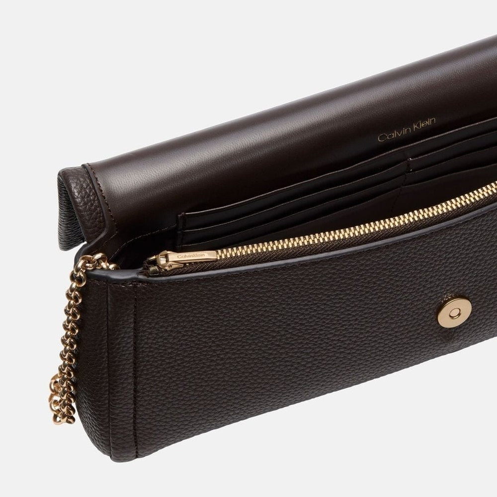 Calvin Klein Cross-body bag Emblem Dark Brown – tas – foto 3 van 3
