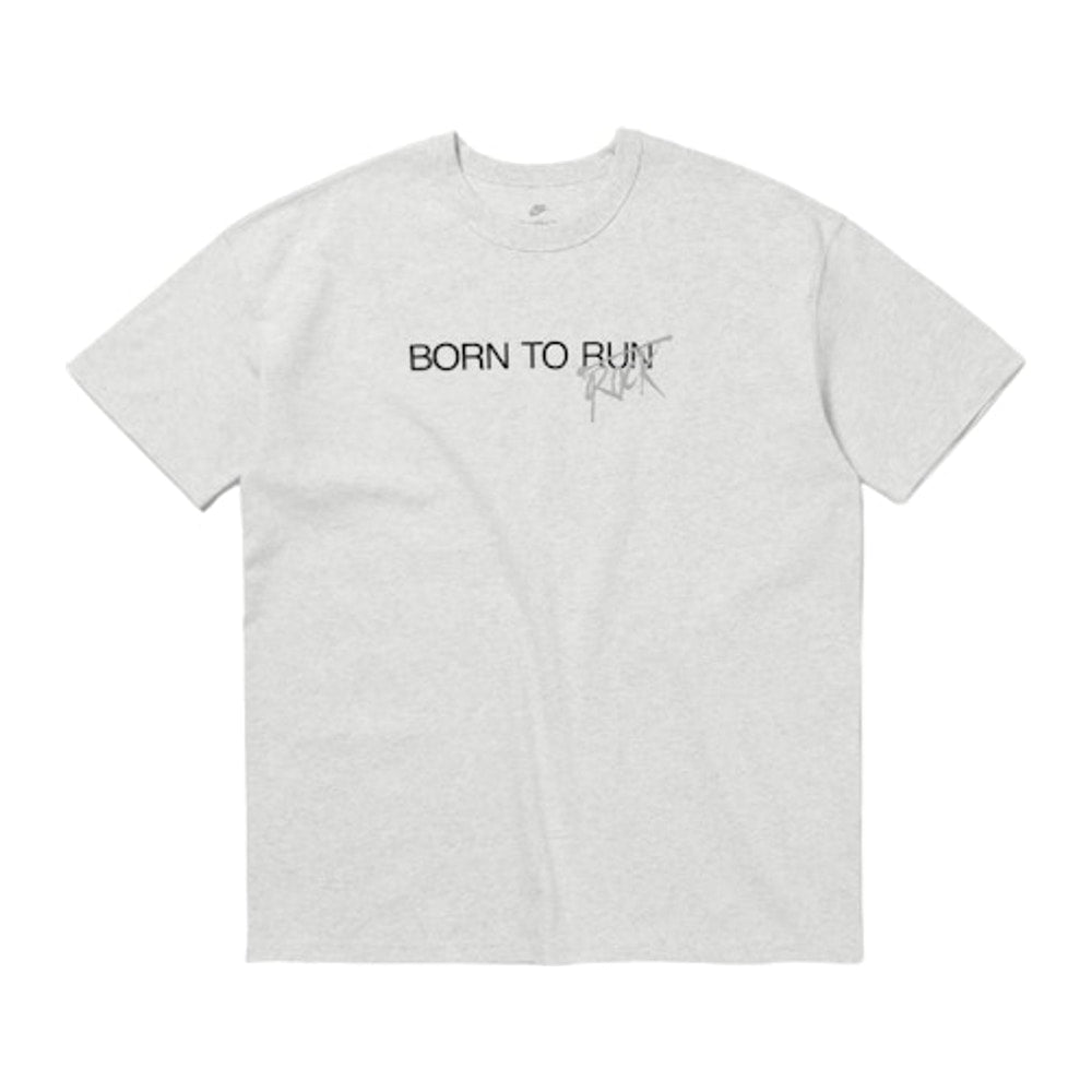 Nike x Stranger Things NSW Born To Run Tee Birch Heather – tričko, bílá